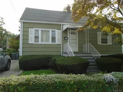 340 4th Ave, Pelham, NY 10803