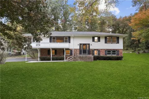 51 Doris Lee Dr, Cortlandt, NY 10567