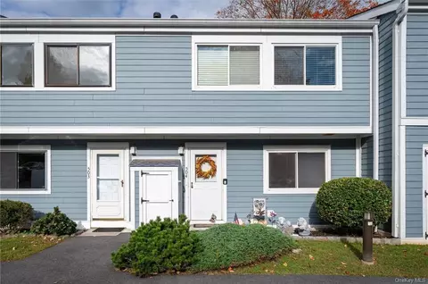25 Barker St #504, Mount Kisco, NY 10549