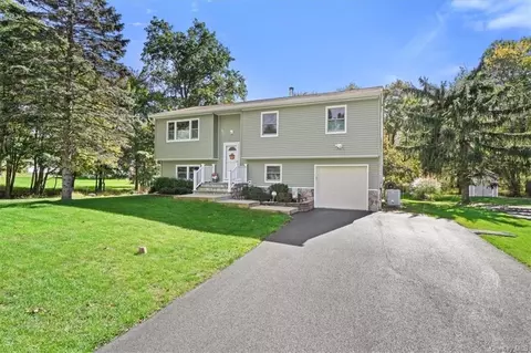160 Lake Region Blvd, Monroe, NY 10950