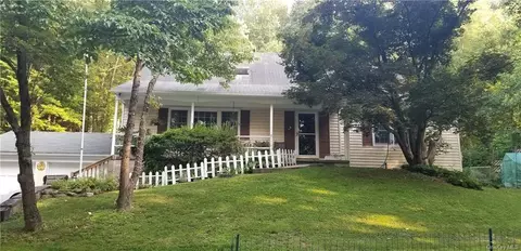 30 Arden Dr, Amawalk, NY 10501