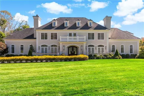 6 Austin Pl, Briarcliff Manor, NY 10510