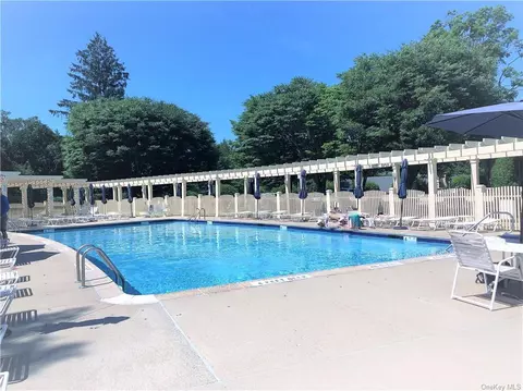 2805 Morgan Dr, Carmel Hamlet, NY 10512