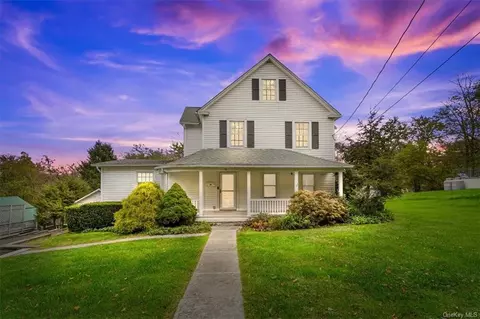 16 Hambletonian Ave, Chester, NY 10918