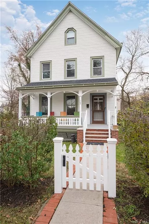 105 Castle Heights Ave, Clarkstown, NY 10960