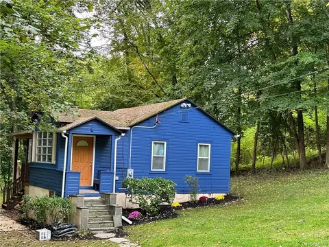 25 Hollowbrook Ln, Cortlandt, NY 10567