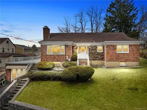 82 William St, Mount Pleasant, NY 10570