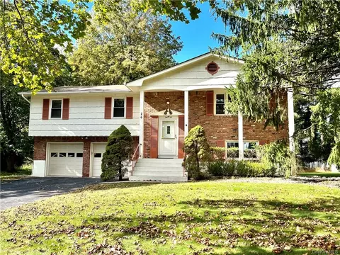26 Ferndale Rd, Clarkstown, NY 10956