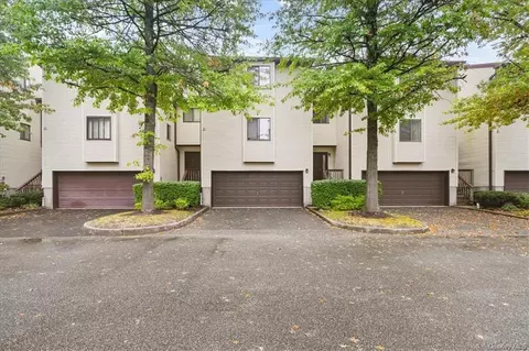 12 Kevin Ct, Clarkstown, NY 10954