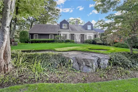 23 York Rd, Larchmont, NY 10538