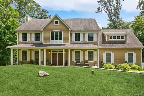 18 Cat Rocks Dr, North Castle, NY 10506