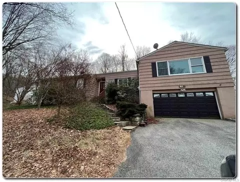 610 Quaker Rd, New Castle, NY 10514
