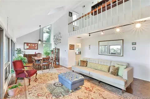 28 Terrace Dr, Orangetown, NY 10960