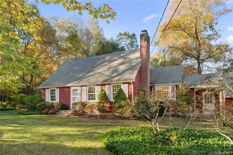 11 Lockwood Rd, Lewisboro, NY 10590