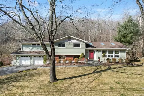 2305 Sultana Dr, Yorktown, NY 10598