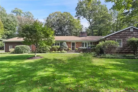 22 Barnaby Ln, Greenburgh, NY 10530