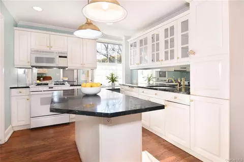 6 Brooklands #4D, Yonkers, NY 10708