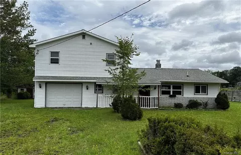405 Midline Rd, Amsterdam, NY 12010