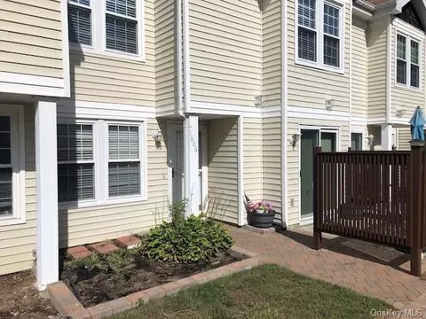 1606 Whispering Hills Dr #1606, Chester, NY 10918