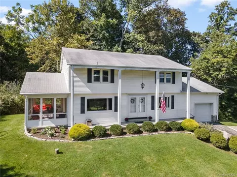9 Commonwealth Ave, Newburgh, NY 12550