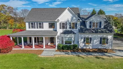 11 Wilhelm Dr, Warwick, NY 10990