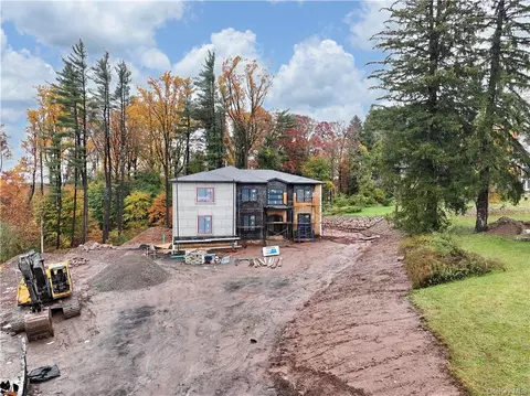 27 Fant Farm Ln, Ramapo, NY 10901