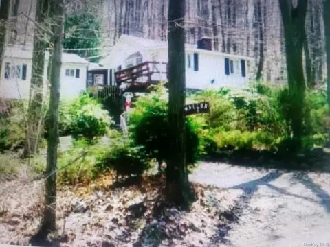 12 Cascade Trl, Monroe, NY 10950