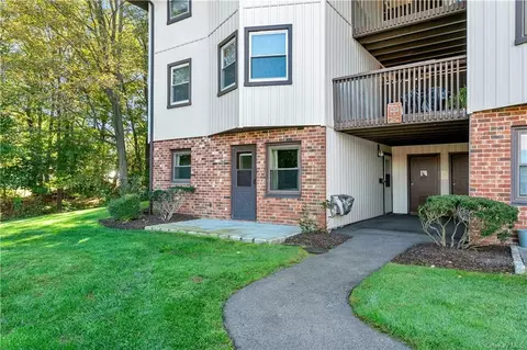 14 Essex Pl # a, Yorktown, NY 10598