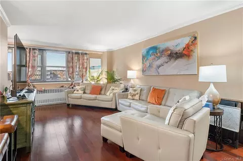 880 Boynton Ave #18F, Bronx, NY 10473
