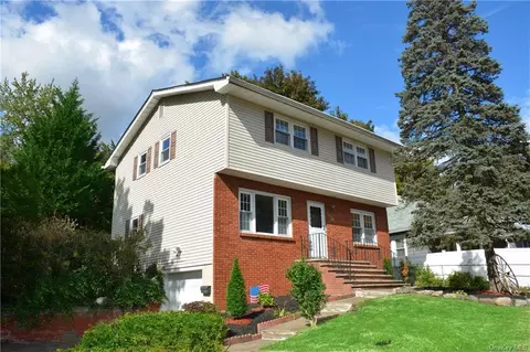12 Memorial Dr, Ramapo, NY 10901