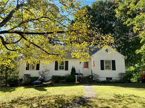 77 E Main St, Pawling, NY 12564