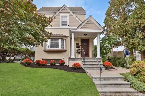 40 Albert Pl, New Rochelle, NY 10801