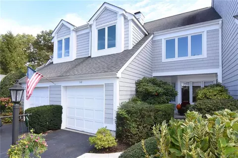38 Oakcrest Ln, Greenburgh, NY 10706