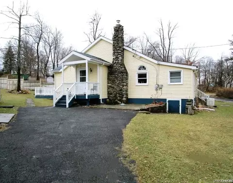 23 Paradise Trl, Monroe, NY 10950