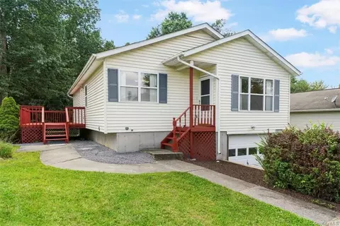 25 Jackson St, Middletown, NY 10940