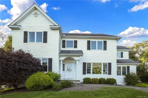 107 Jefferson St, Woodbury Town, NY 10930