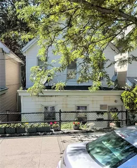 4429 Matilda Ave, Bronx, NY 10470