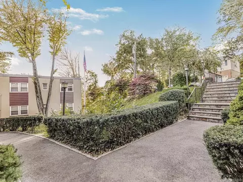 95 Wiltshire Rd #C17, New Rochelle, NY 10583