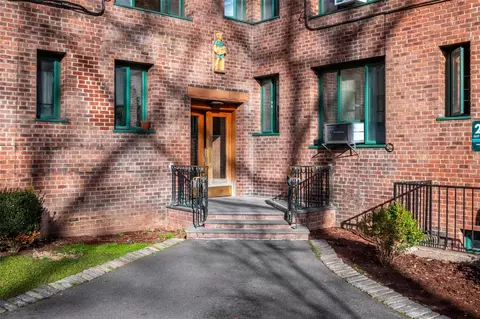 2120 E Tremont Ave #4F, New York, NY 10462