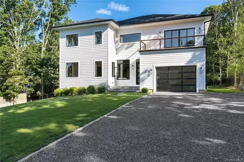 1025 Cove Rd, Cutchogue, NY 11935