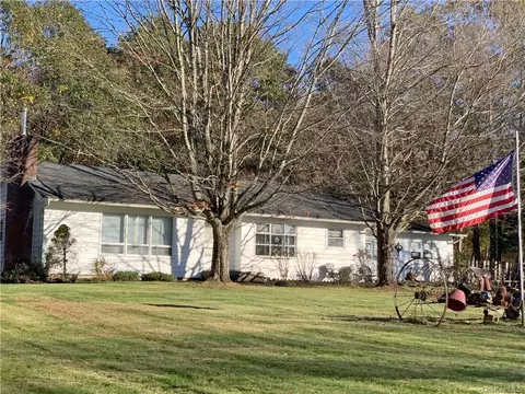 43 Wildwood Dr, South Fallsburg, NY 12779