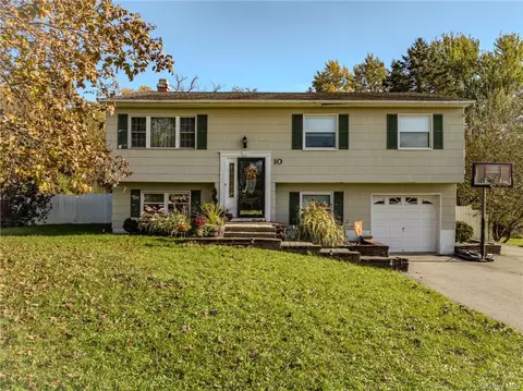 10 Capital Dr, Washingtonville, NY 10992