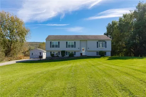54 Rose St, Beekman, NY 12570