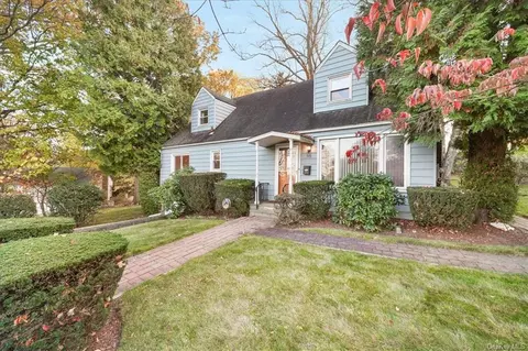 93 Aka 95 Cresthill Rd, Yonkers, NY 10710