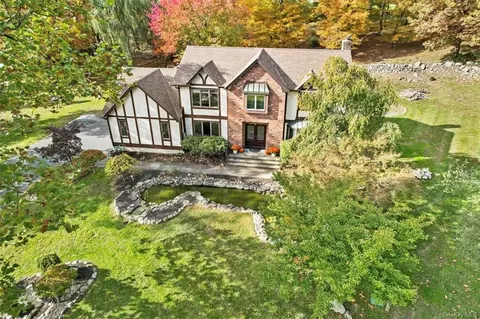 10 Higgins Dr, Stony Point, NY 10980