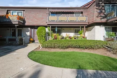 8 Church Ln #F, Clarkstown, NY 10989