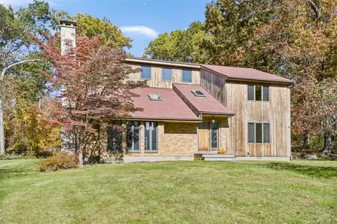 89 Mcmanus Rd S, Patterson, NY 12563