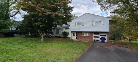 92 W Maple Ave, Ramapo, NY 10952