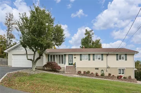 73 Ridge Rd, Clarkstown, NY 10989