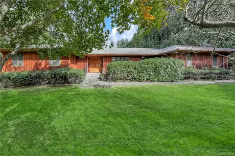 7 Briarwood Ln, Ramapo, NY 10901